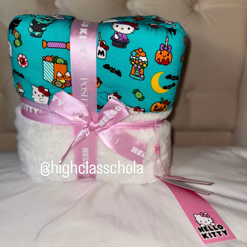 HELLO KITTY SANRIO X POSH PEANUT VIRAL OG HALLOWEEN BAMBOO PLUSH